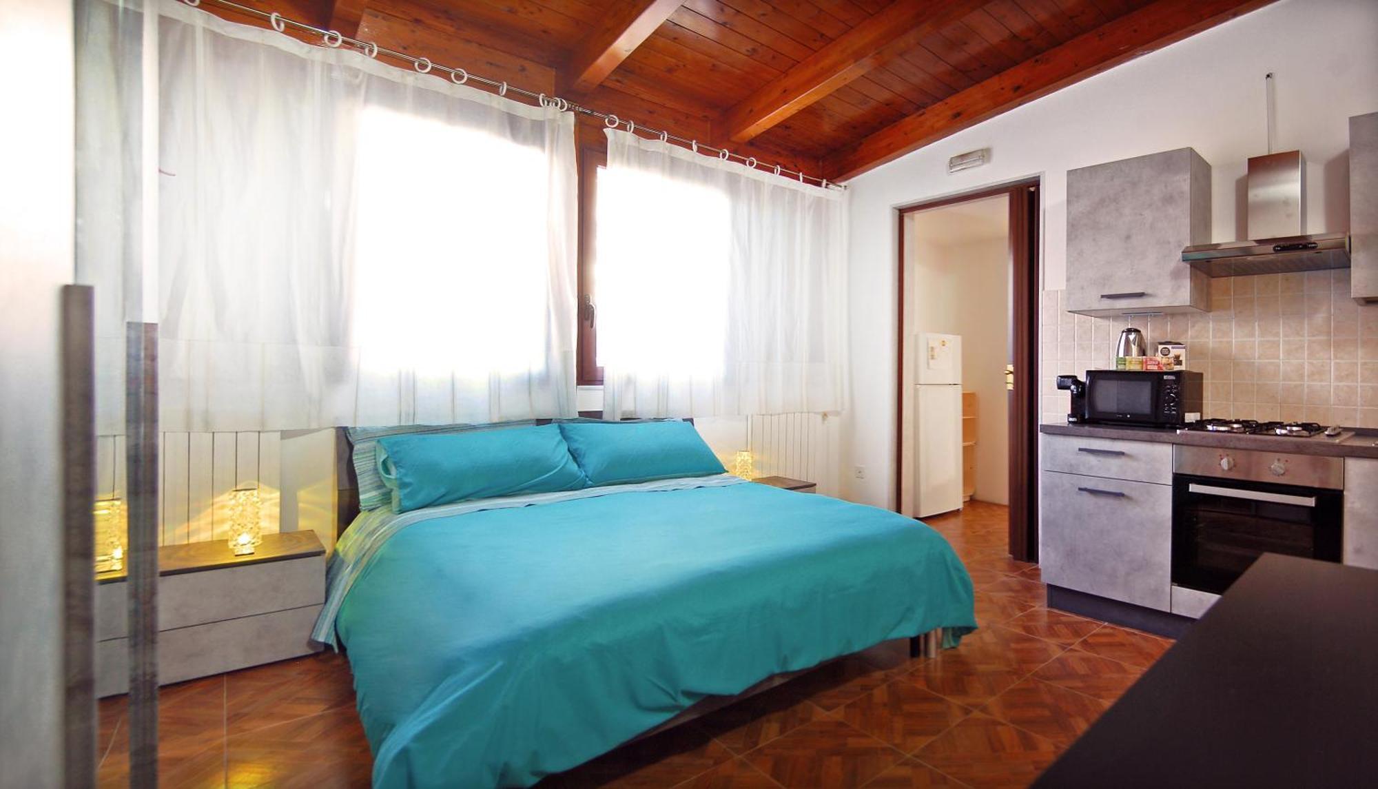 Sea Breeze Villa - Luna Apartment باري المظهر الخارجي الصورة